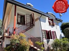 Casa Bi/Trifamiliare in Residenziale