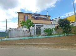 Casa Bi/Trifamiliare in Residenziale