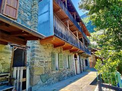 Casa Bi/Trifamiliare in Residenziale