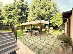 Casa Bi/Trifamiliare in Residenziale