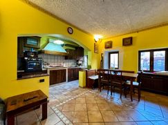 Casa Bi/Trifamiliare in Residenziale