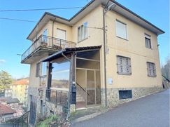 Casa Bi/Trifamiliare in Residenziale