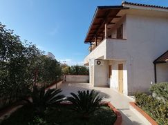 Casa Bi/Trifamiliare in Residenziale