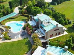 Casa Bi/Trifamiliare in Residenziale
