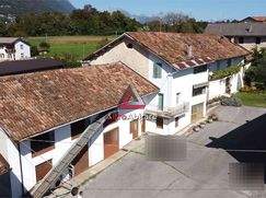 Casa Bi/Trifamiliare in Residenziale