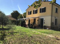 Casa Bi/Trifamiliare in Residenziale