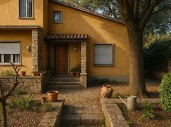 Casa Bi/Trifamiliare in Residenziale