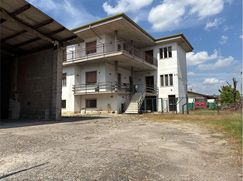 Casa Bi/Trifamiliare in Residenziale