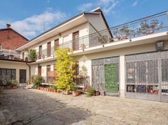 Casa Bi/Trifamiliare in Residenziale