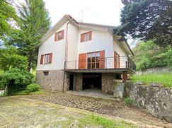 Casa Bi/Trifamiliare in Residenziale