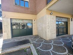Negozio/Locale commerciale in Commerciale