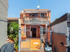 Casa Bi/Trifamiliare in Residenziale