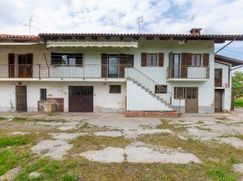 Casa Bi/Trifamiliare in Residenziale