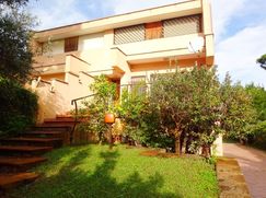 Casa Bi/Trifamiliare in Residenziale