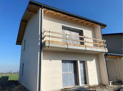 Casa Bi/Trifamiliare in Residenziale