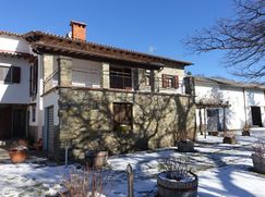 Casa Bi/Trifamiliare in Residenziale