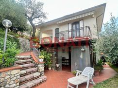 Casa Bi/Trifamiliare in Residenziale