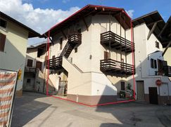 Casa Bi/Trifamiliare in Residenziale