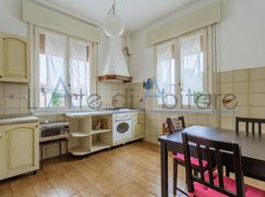 Casa Bi/Trifamiliare in Residenziale