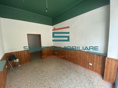 Negozio/Locale commerciale in Commerciale