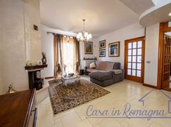 Casa Bi/Trifamiliare in Residenziale