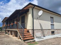 Casa Bi/Trifamiliare in Residenziale