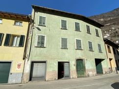 Casa Bi/Trifamiliare in Residenziale
