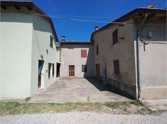 Casa Bi/Trifamiliare in Residenziale