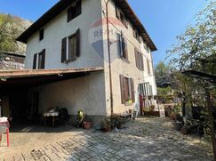 Casa Bi/Trifamiliare in Residenziale