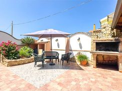 Casa Bi/Trifamiliare in Residenziale