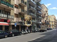 Negozio/Locale commerciale in Commerciale