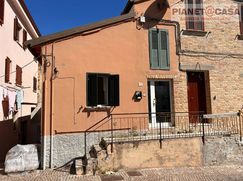 Casa Bi/Trifamiliare in Residenziale