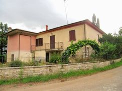 Casa Bi/Trifamiliare in Residenziale