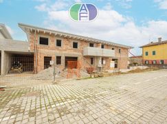 Casa Bi/Trifamiliare in Residenziale
