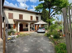 Casa Bi/Trifamiliare in Residenziale