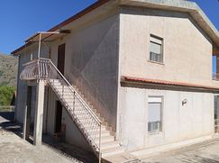 Casa Bi/Trifamiliare in Residenziale