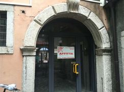 Negozio/Locale commerciale in Commerciale