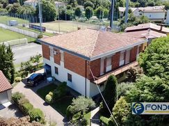 Casa Bi/Trifamiliare in Residenziale