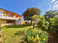 Casa Bi/Trifamiliare in Residenziale