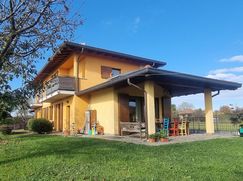 Casa Bi/Trifamiliare in Residenziale