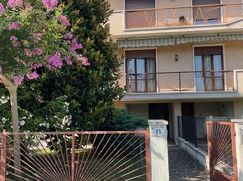 Casa Bi/Trifamiliare in Residenziale