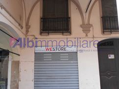 Negozio/Locale commerciale in Commerciale