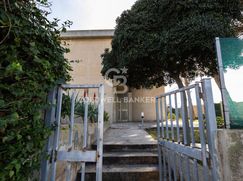 Casa Bi/Trifamiliare in Residenziale