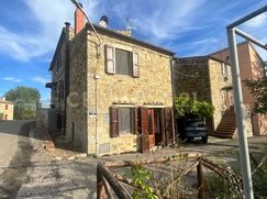 Casa Bi/Trifamiliare in Residenziale