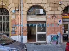 Negozio/Locale commerciale in Commerciale
