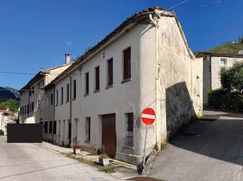 Casa Bi/Trifamiliare in Residenziale