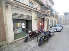 Negozio/Locale commerciale in Commerciale