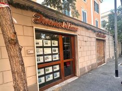 Negozio/Locale commerciale in Commerciale