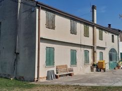 Casa Bi/Trifamiliare in Residenziale