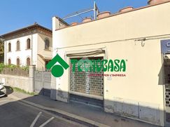 Negozio/Locale commerciale in Commerciale